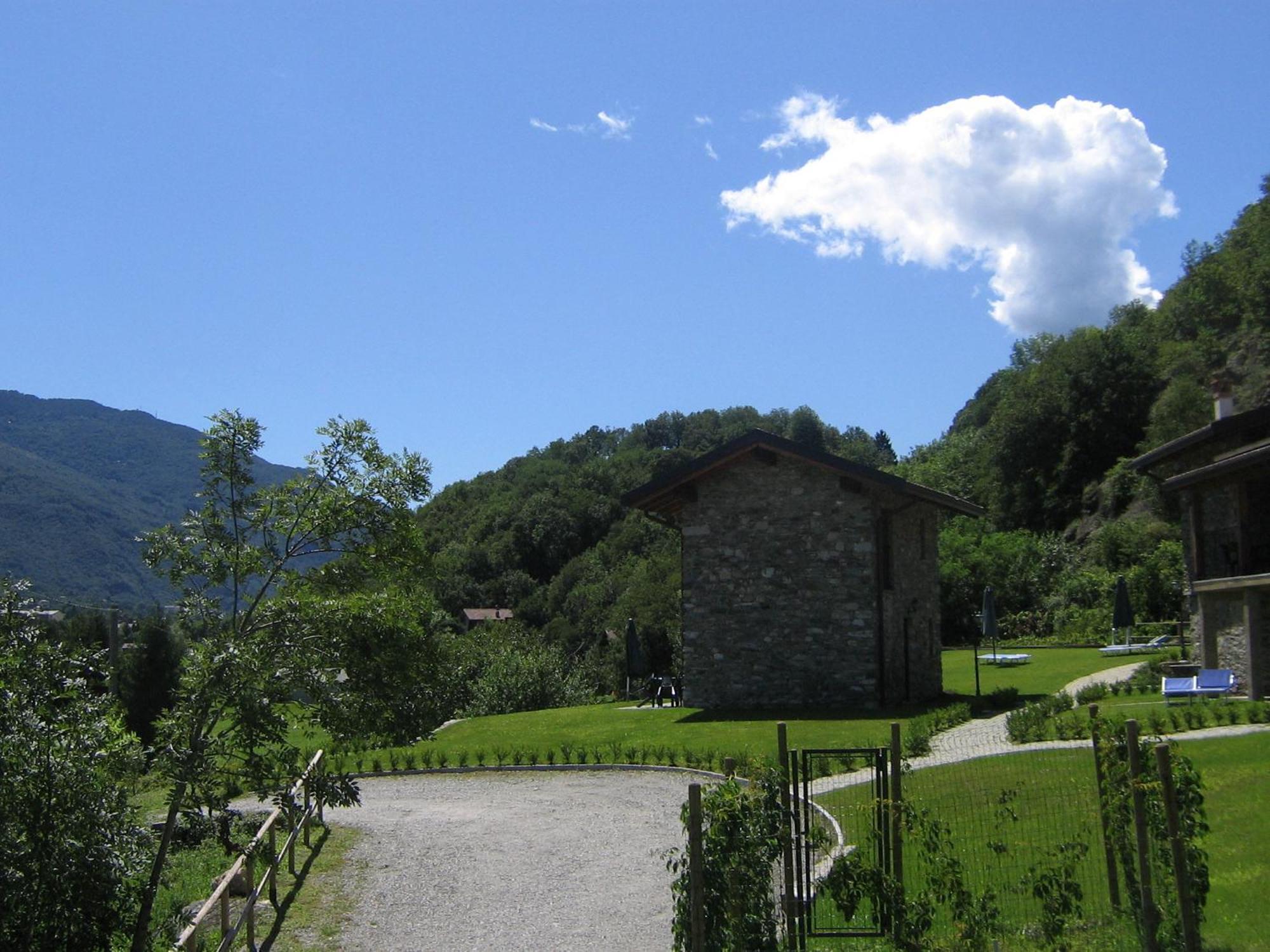 Borgo Erbiola Villa Colico Bagian luar foto