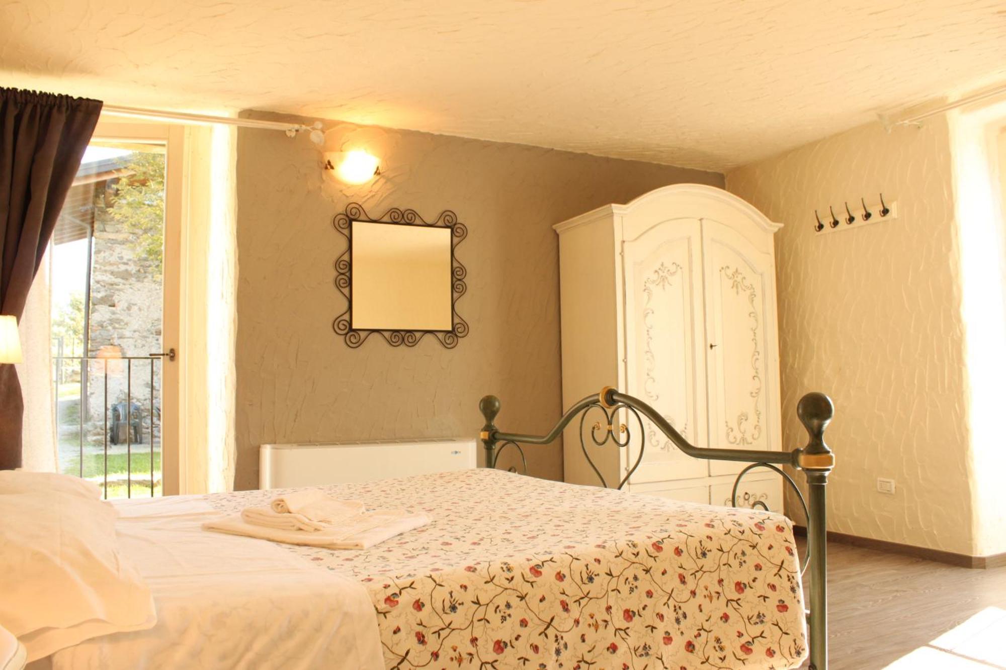 Borgo Erbiola Villa Colico Ruang foto