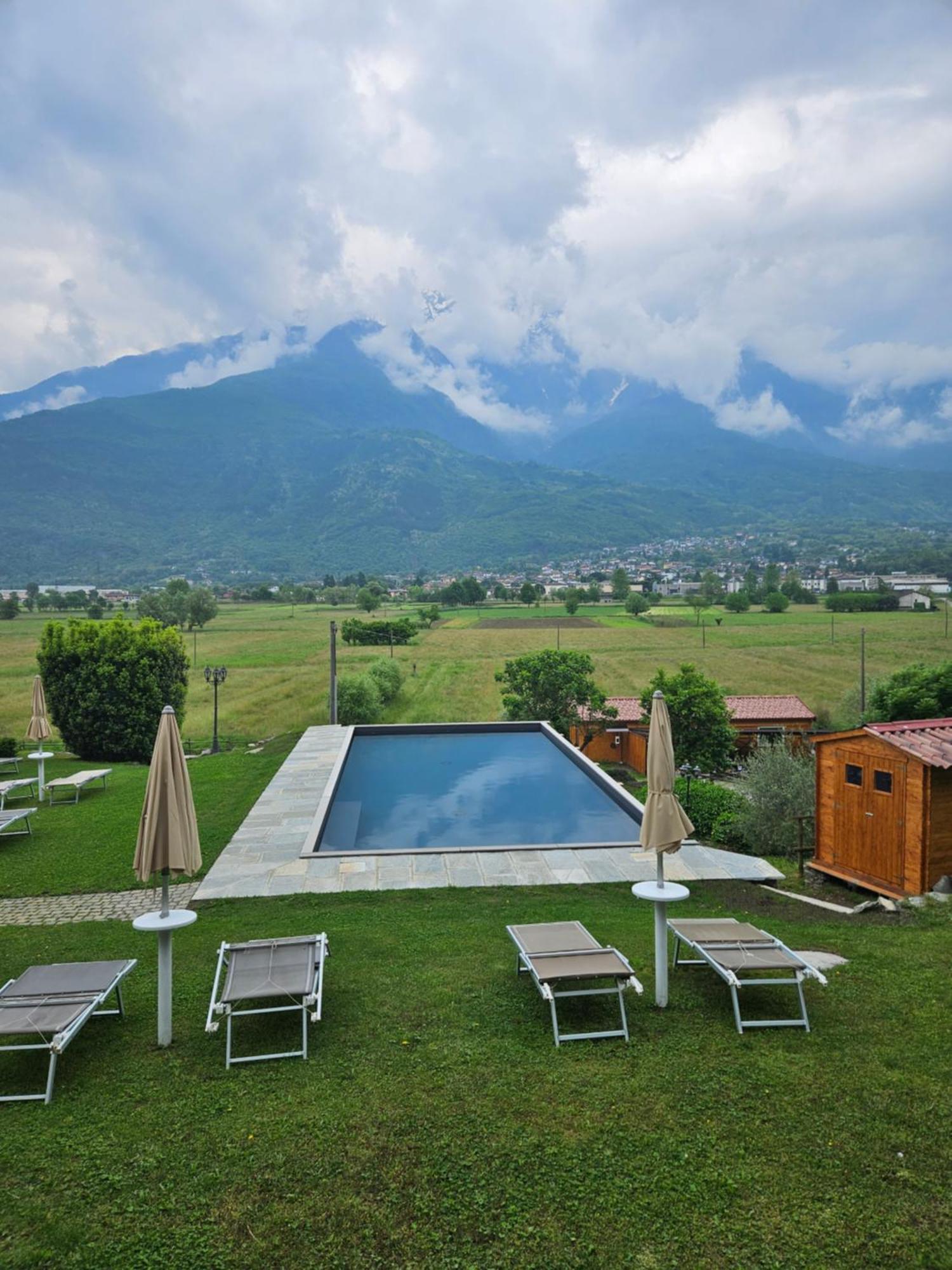 Borgo Erbiola Villa Colico Bagian luar foto