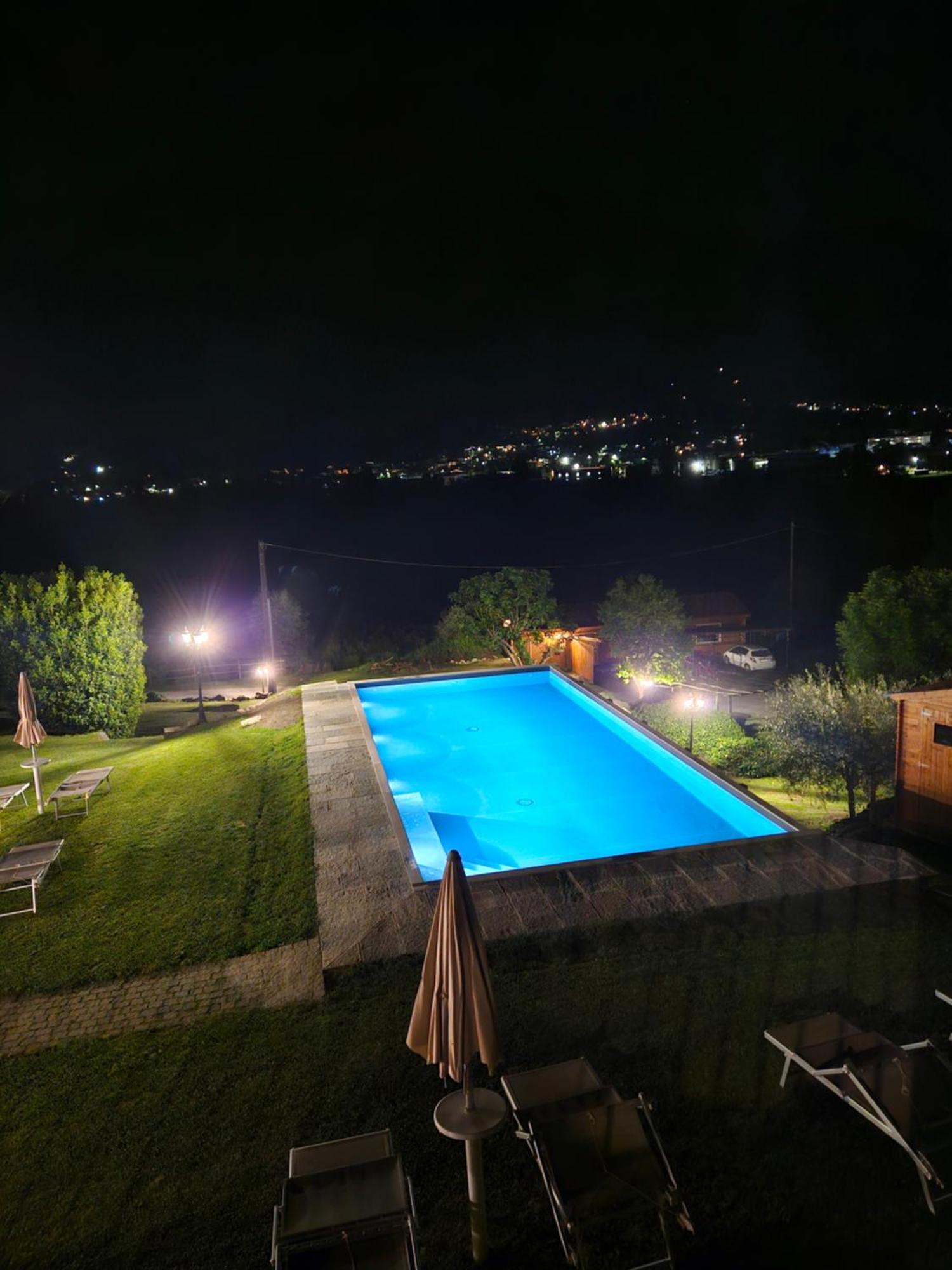 Borgo Erbiola Villa Colico Bagian luar foto