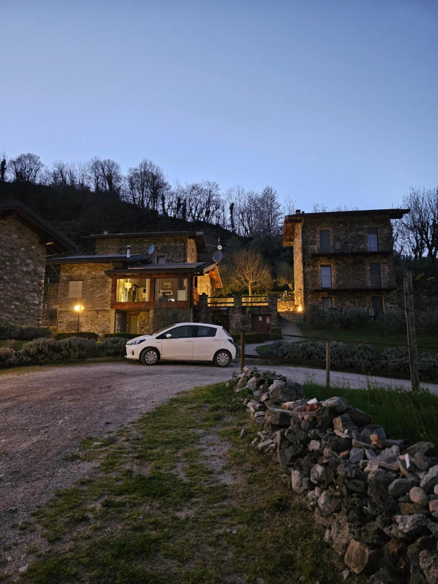 Borgo Erbiola Villa Colico Bagian luar foto