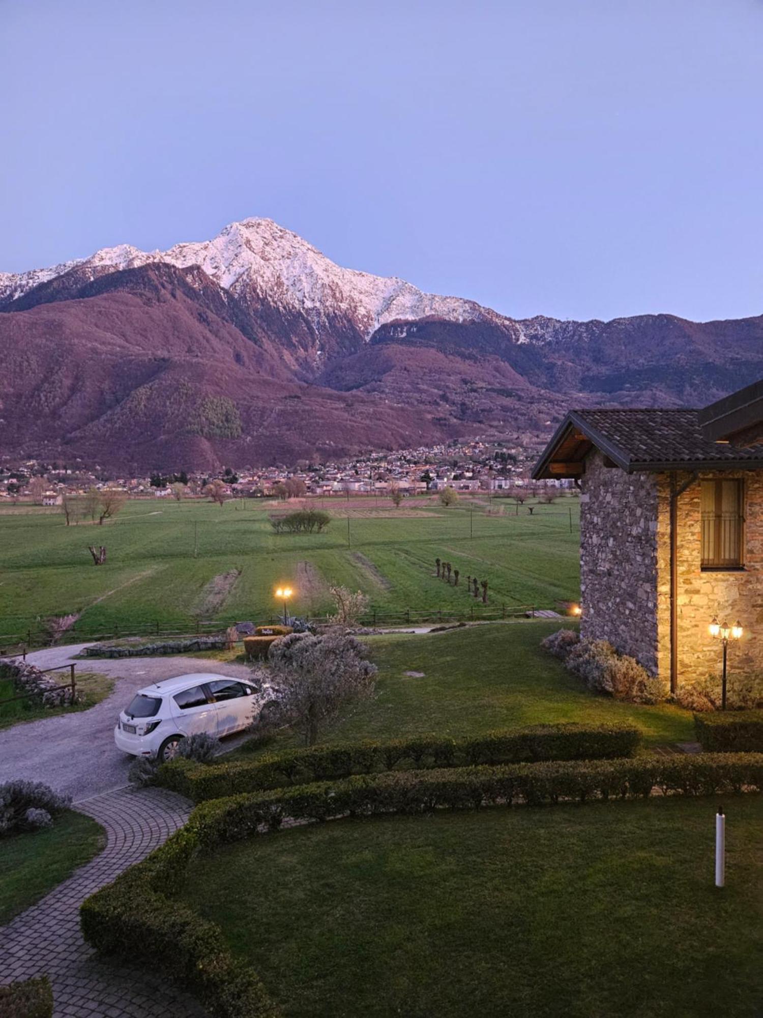 Borgo Erbiola Villa Colico Bagian luar foto