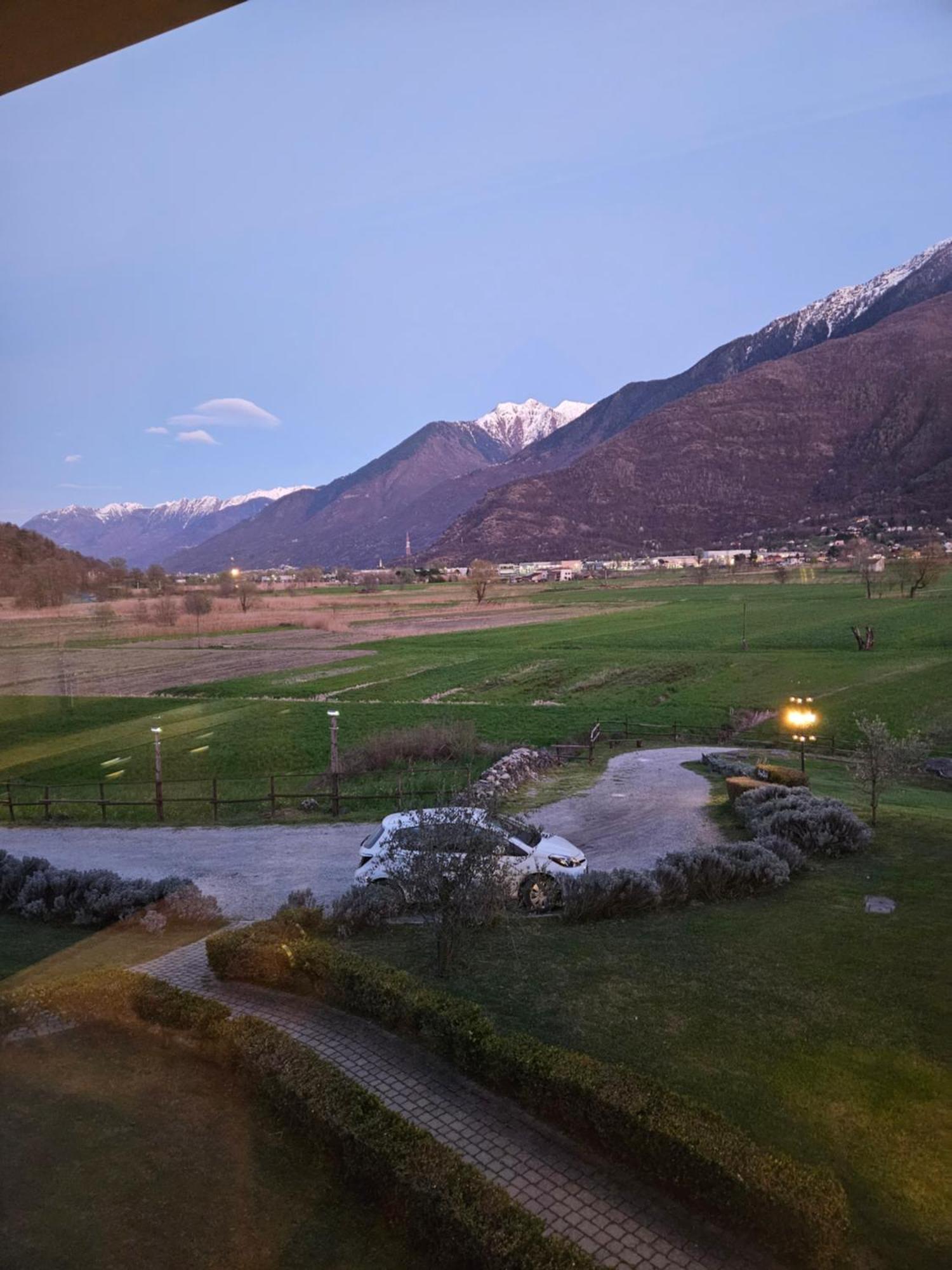 Borgo Erbiola Villa Colico Bagian luar foto